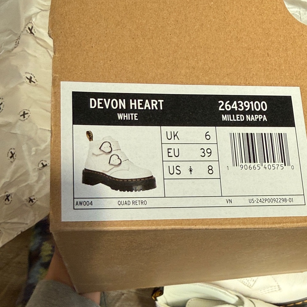 Dr. Martens Devon Heart Leather Platform Boots - Picture 15 of 15